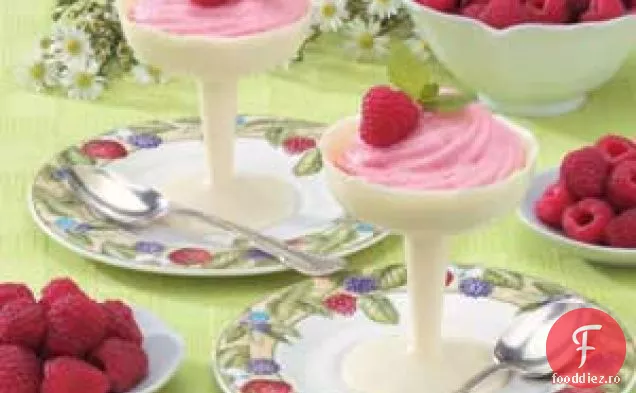 Mousse De Zmeură În Căni De Ciocolată
