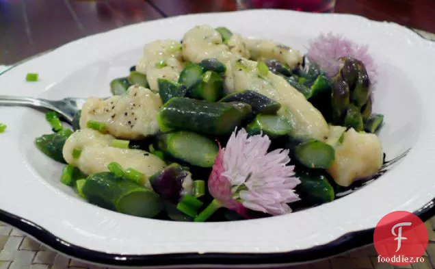 Brânză De Capră Și Gnocchi De Arpagic Cu Sparanghel