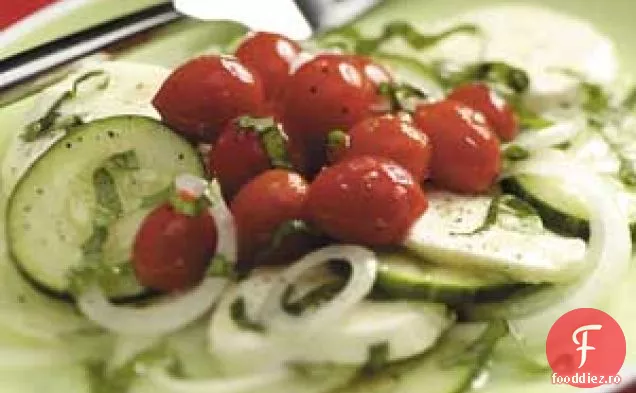 Salată De Mozzarella Cu Roșii De Struguri