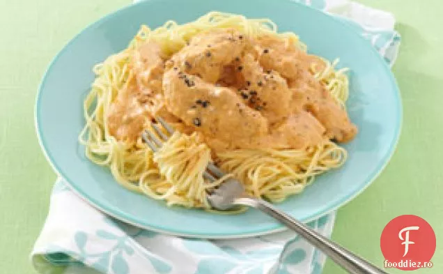 Roșind pastele de păr de înger cu pui