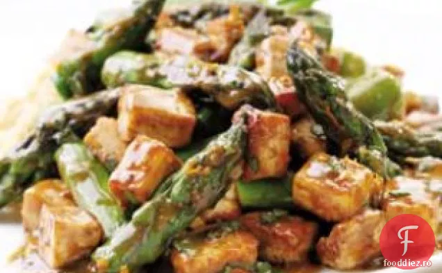 Tofu prăjit cu portocale sărate și sparanghel