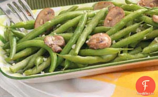 Fasole verde Garlicky cu ciuperci