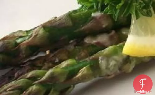 Sparanghel Cu Crustă De Parmezan