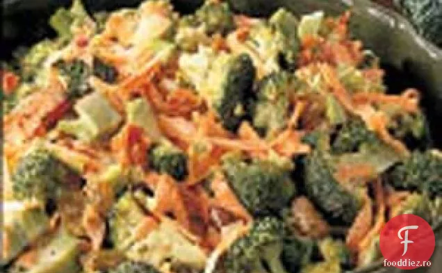 Salată De Broccoli Cu Morcovi