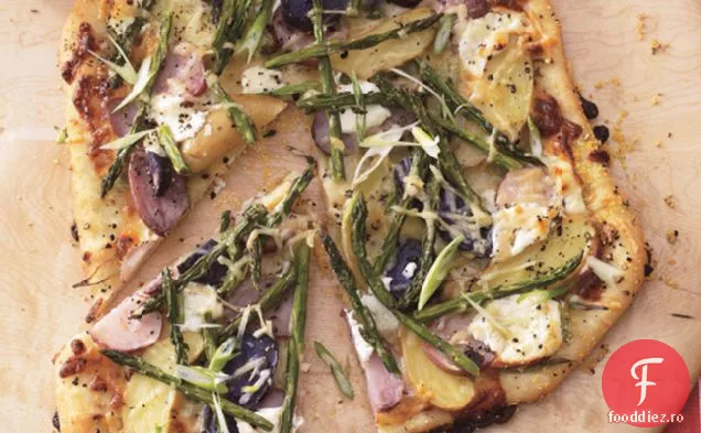 Sparanghel, Cartofi Fingerling Și Pizza Cu Brânză De Capră