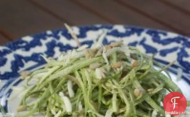 Salată De Sparanghel Ras