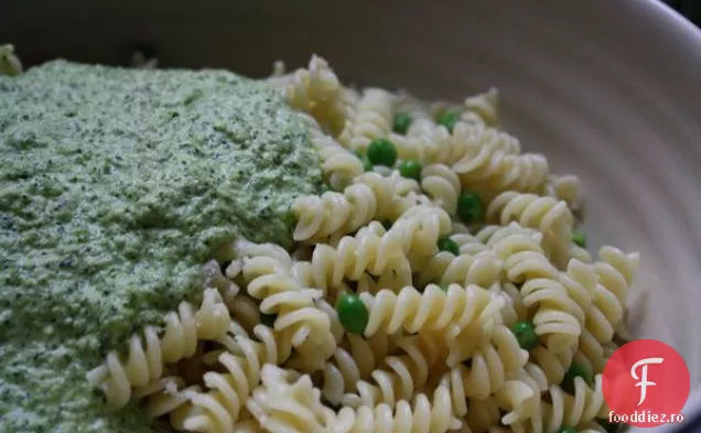 Fusilli cu Pesto de sparanghel-mentă