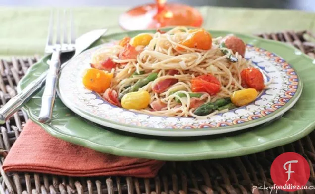 Bacon Parmezan Spaghete Cu Sparanghel, Porumb Și Moștenire Toma