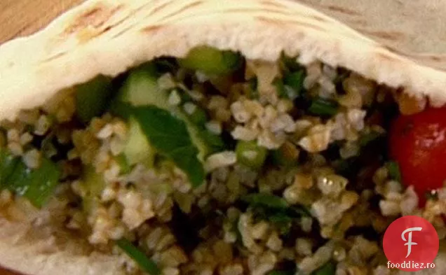 Pita umplute cu Tabbouleh și cioburi de Feta