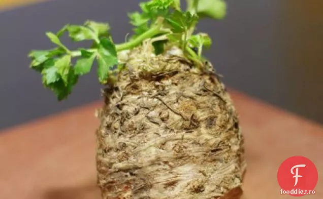 Carne Lite: supă cremoasă de rădăcină de țelină (cu sau fără pui)