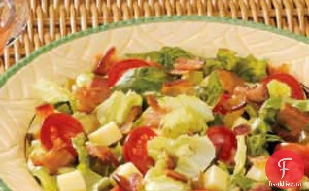 Salată de brânză BLT