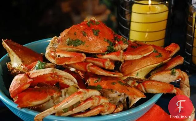 Crabii Dungeness aburiți pe grătar în ghimbir, Lime, Mirin și soia