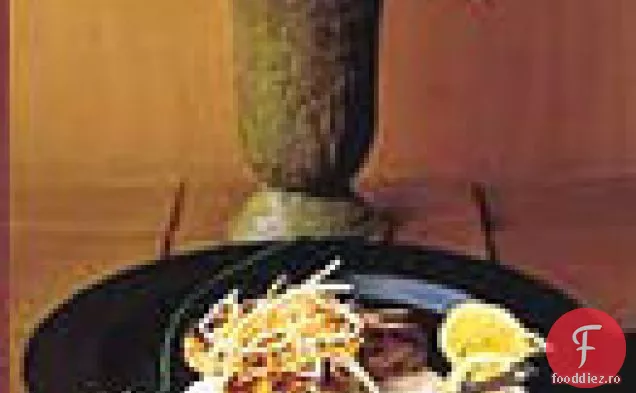 Prăjituri de pește afumate cu salată de legume rădăcinoase