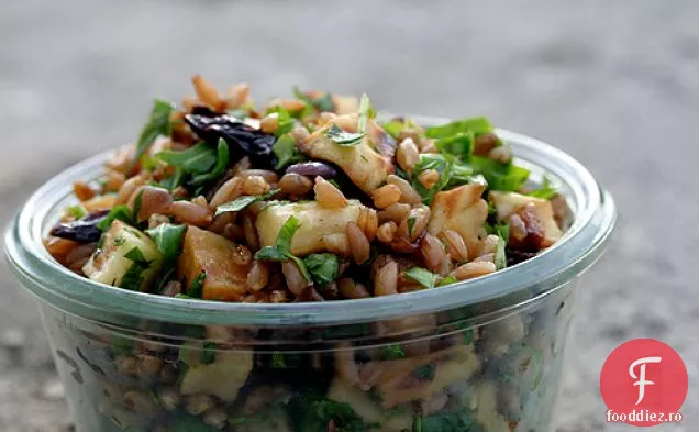 Salată De Legume Rădăcinoase Prăjite Și Boabe De Grâu