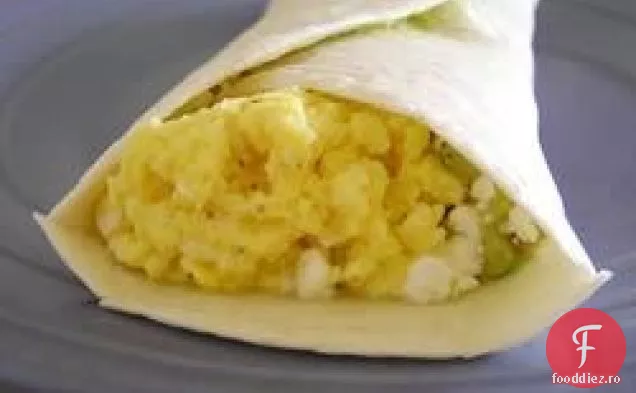 Burrito ușor cu ouă și Avocado pentru micul dejun