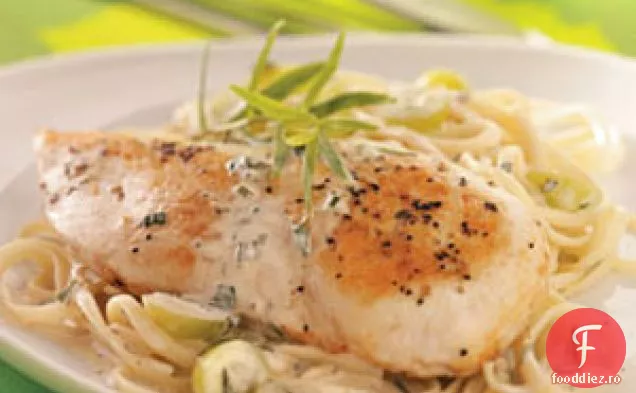 Pui de tarhon cu struguri și Linguine