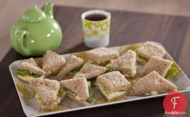 Salată de ouă curry pe pâine integrală de grâu