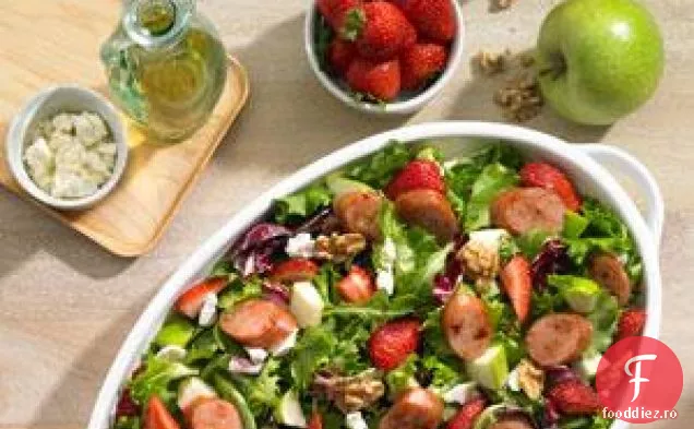 Salată de cârnați de pui cu căpșuni și mere Johnsonville