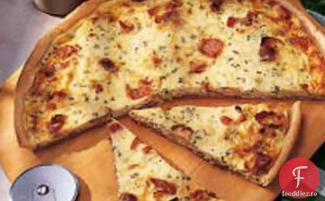 Pizza pentru micul dejun cu Bacon și brânză