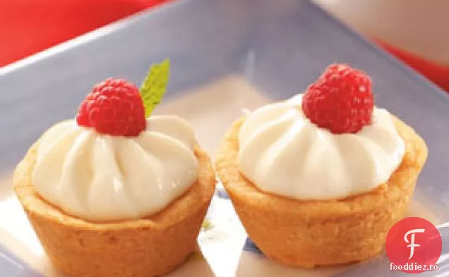 Tartele De Pâine Scurtă Umplute Cu Brânză