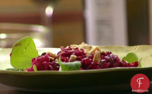 Salată de sfeclă prăjită cu pere și migdale Marcona