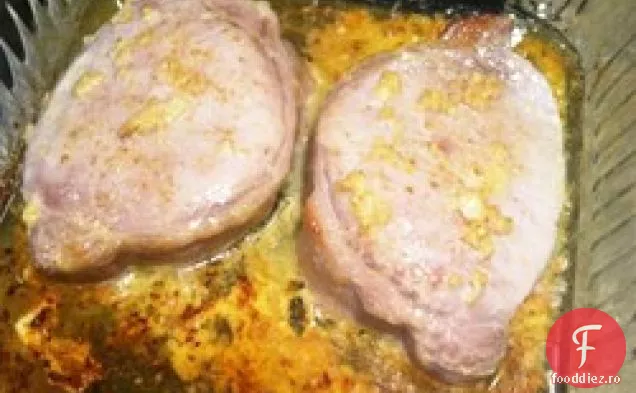 Cotlete De Porc Coapte Condimentate Cu Usturoi
