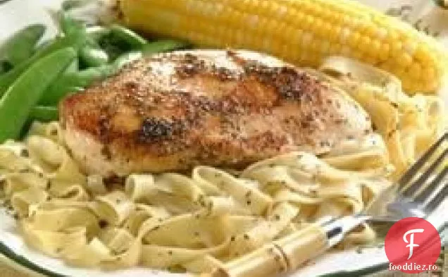 Pui condimentat Italian și Fettuccine