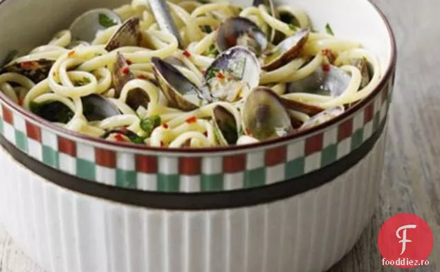 Linguine Cu Scoici, Ardei Iute Și Usturoi