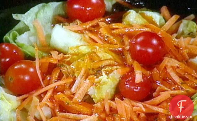 Salată de salată Iceberg cu roșii acidulate-tarhon