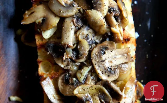 Bruschetta Simplă Cu Ciuperci De Usturoi