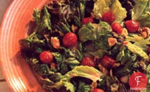 Salată verde cu sos de zmeură