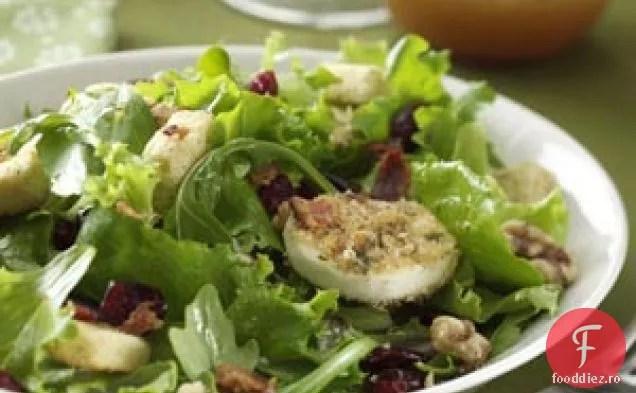Salată verde cu brânză de capră coaptă