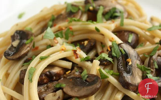 Spaghete Cu Ciuperci, Usturoi Și Ulei