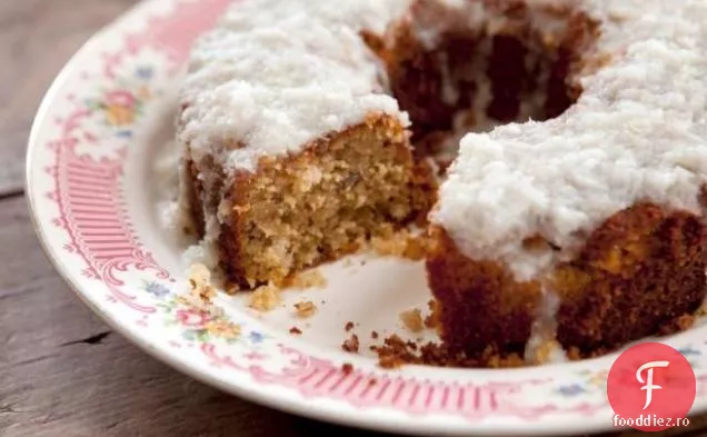 Tort cu nucă de cocos a bunicii Yearwood cu glazură de lămâie de cocos