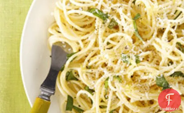 Spaghete Cu Usturoi Și Chile
