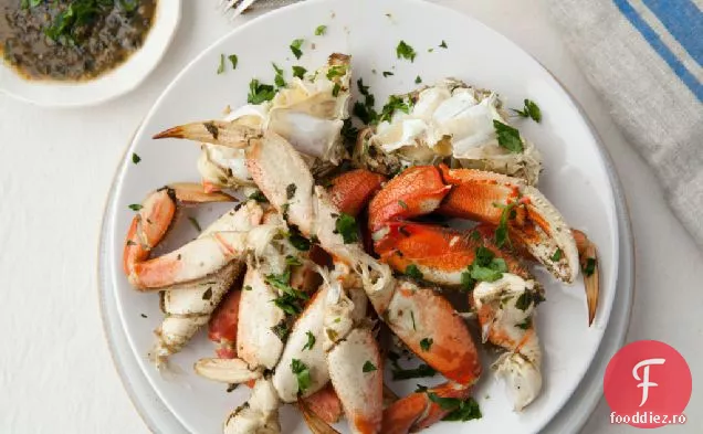 Crab Dungeness Aburit În Șampanie Și Unt