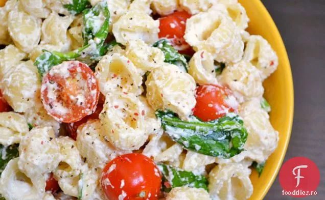 Salată De Paste Cu Usturoi Prăjit