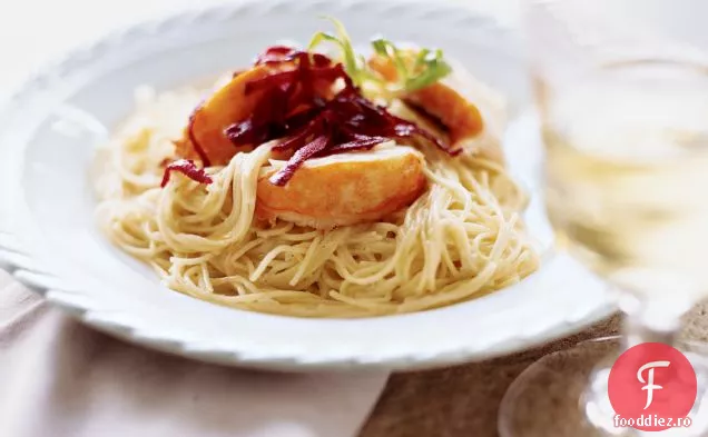 Capellini de homar cu sos de cremă de praz-tarhon