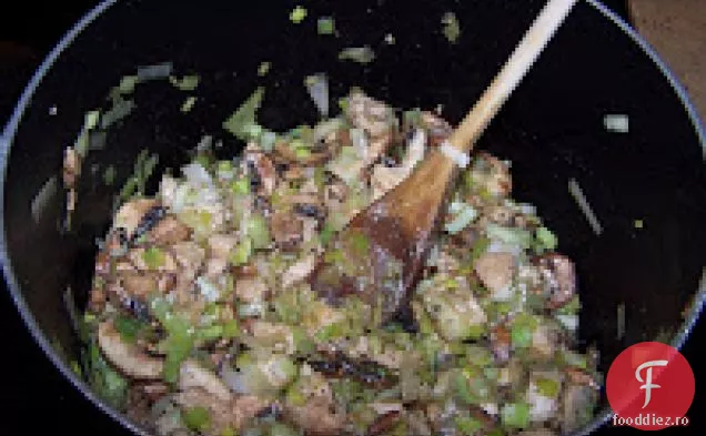 Supă Cremoasă De Pui Cu Orez Sălbatic, Praz Și Ciuperci