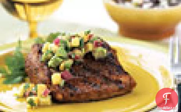 Mahi-Mahi la grătar cu Salsa de Avocado-pepene galben