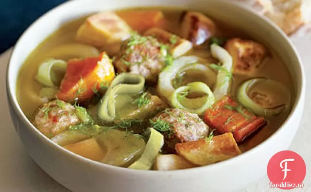Supă caramelizată de legume și chiftele