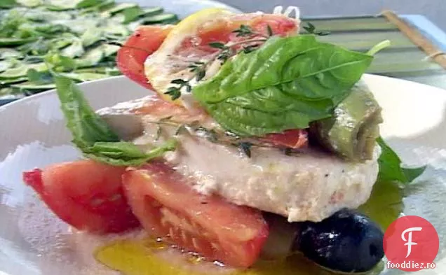 Pește-spadă copt în folie cu arome mediteraneene