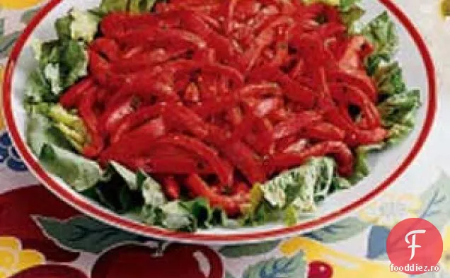 Salată de ardei roșu dulce