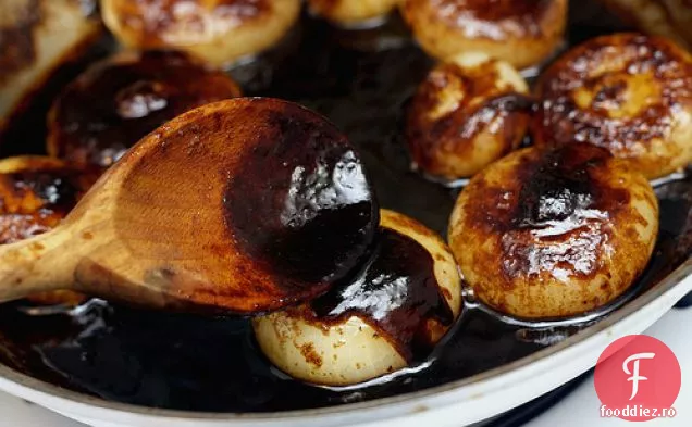 Cipollini dulce și acru glazurat Balsamic