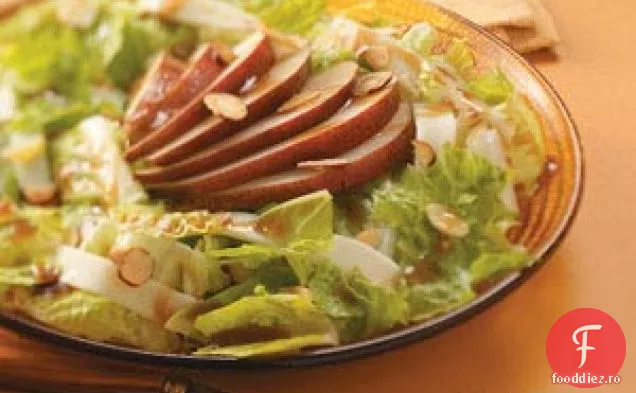 Salată de pere cu vinaigretă de susan