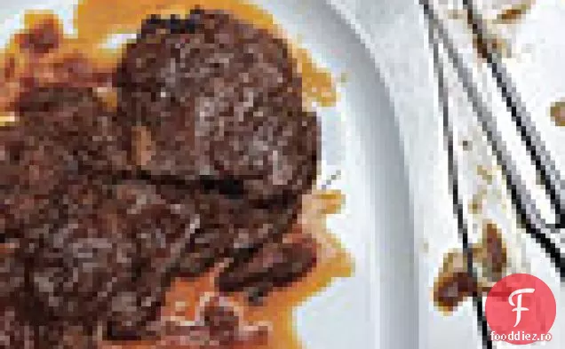 Carne de vită și ceapă înăbușită cu bere