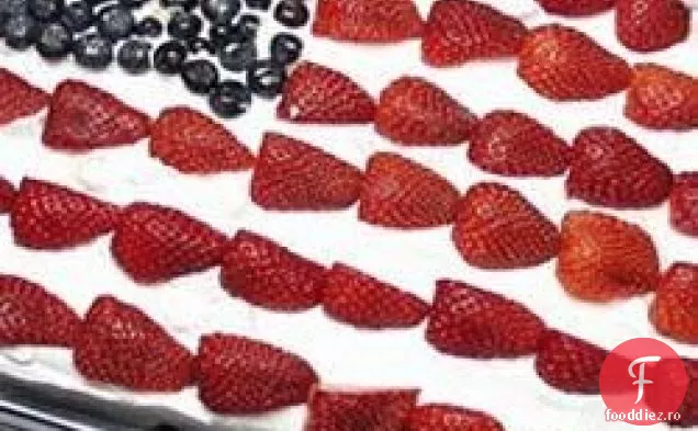 Tort scurt cu căpșuni roșu, alb și albastru