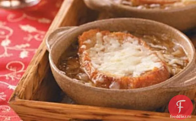 Supă de ceapă franțuzească cu patru brânzeturi