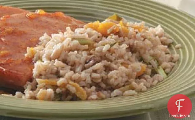 Mancare de pilaf cu orez brun