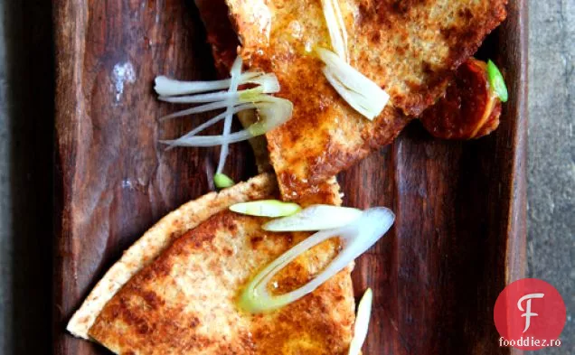 Chorizo Și Quesadillas De Ceapă De Primăvară